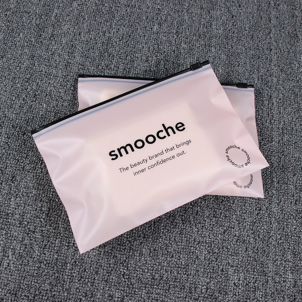 Customized matte pink reusable sealed environmentally friendly CPE gravure printing clothing packaging bag socks T-shirt recyclable zipper top with logo